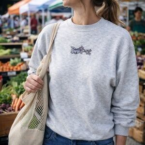 Fruit of the Loom Gray Cat Embroidered bat wing xxl crew neck Y2k